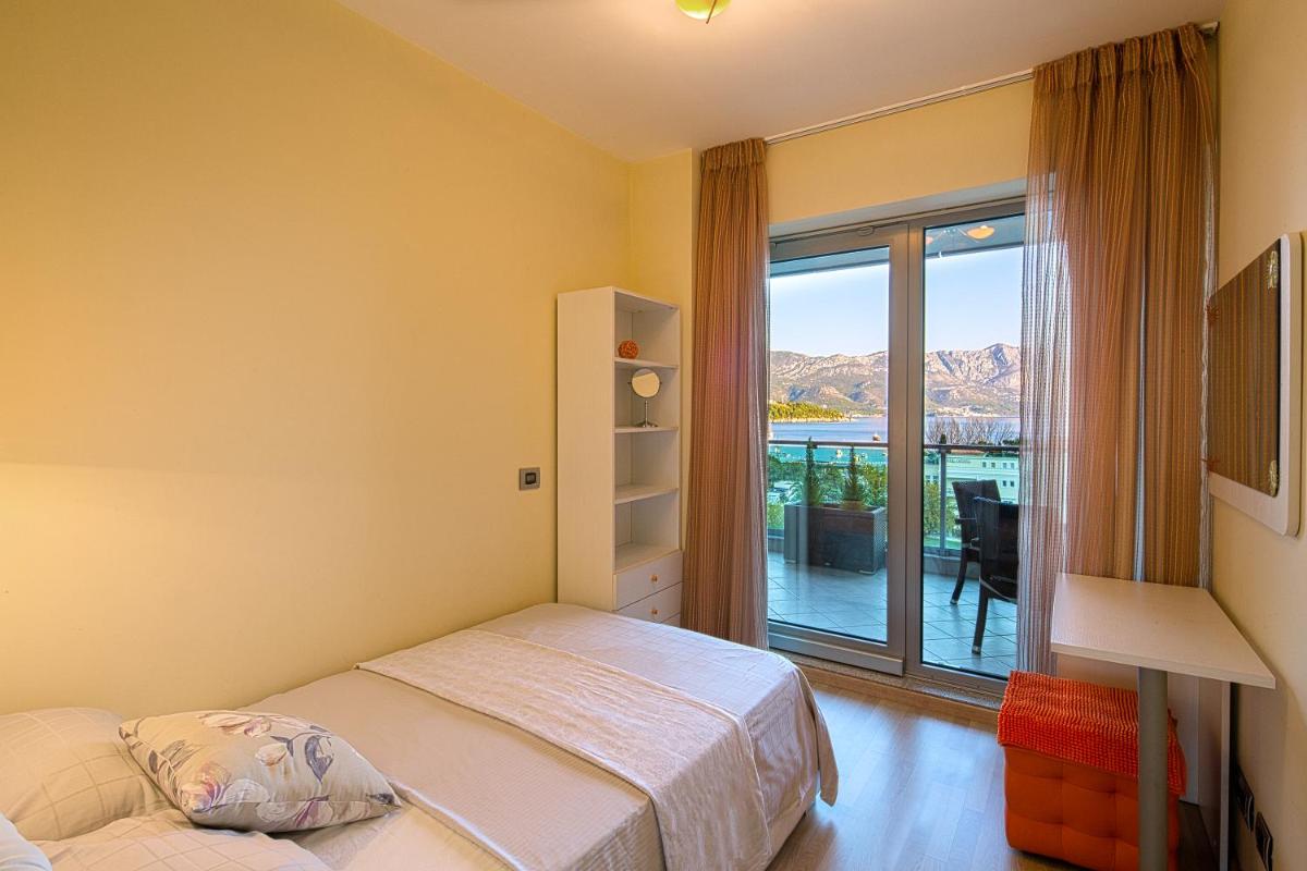 Image 1 of Premier LUX apartment