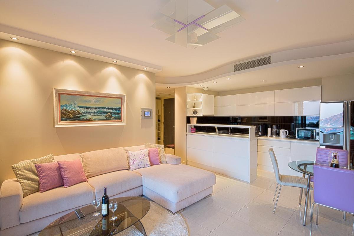 Image 3 of Premier LUX apartment