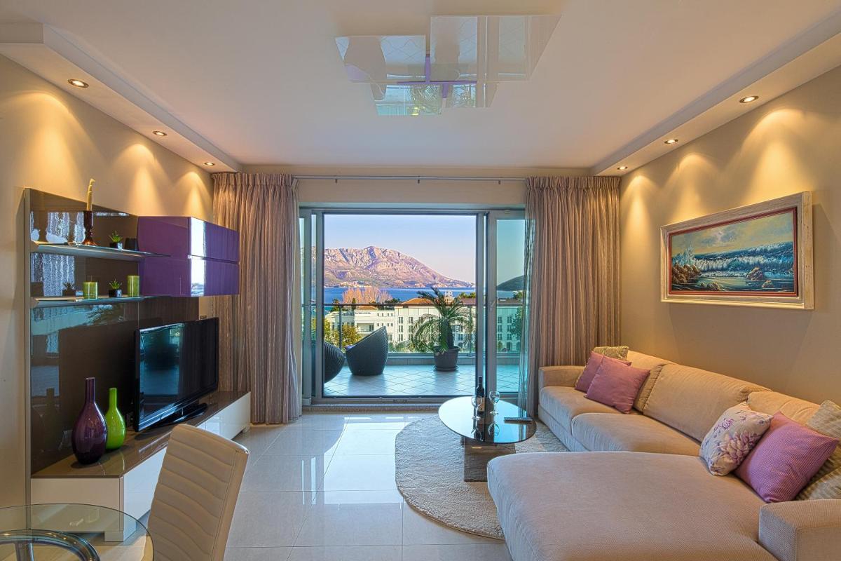 Image 4 of Premier LUX apartment