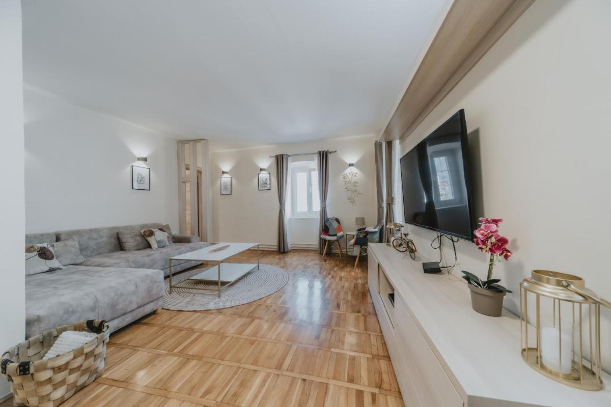 Image 1 of Regina apartments