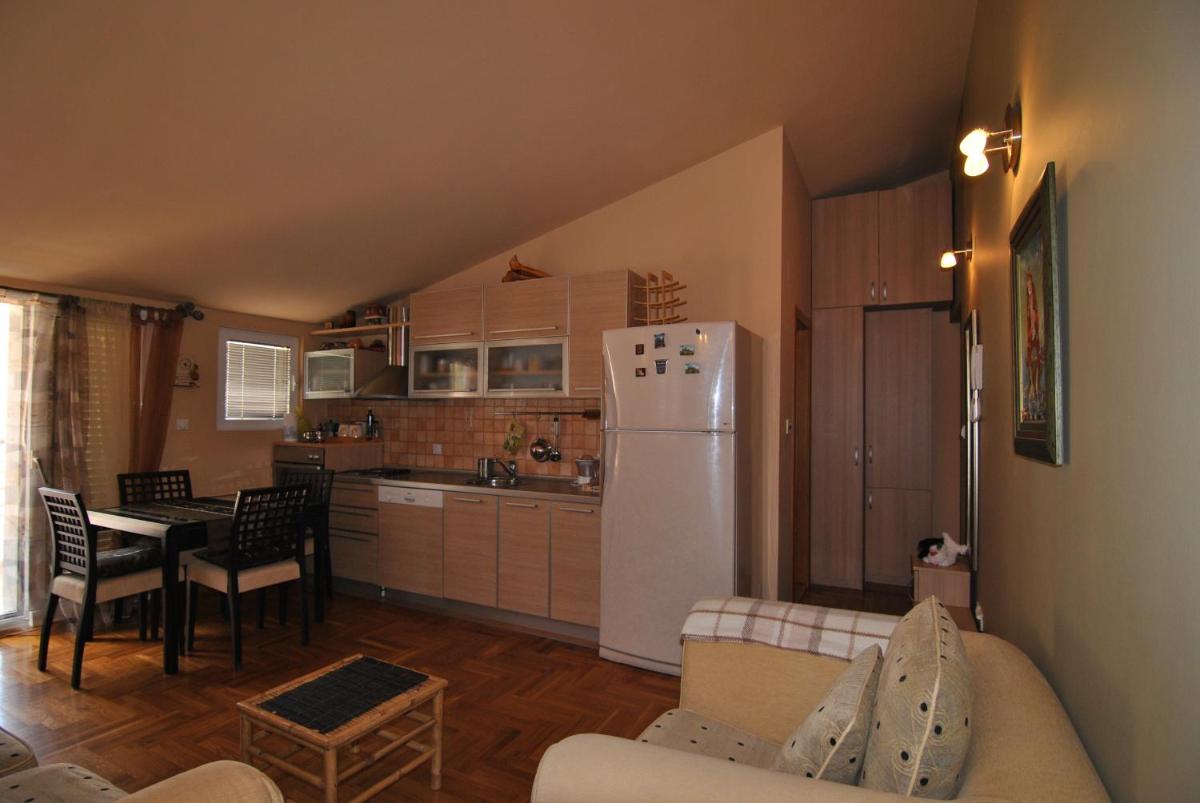 Image 2 of Rossa Apartments