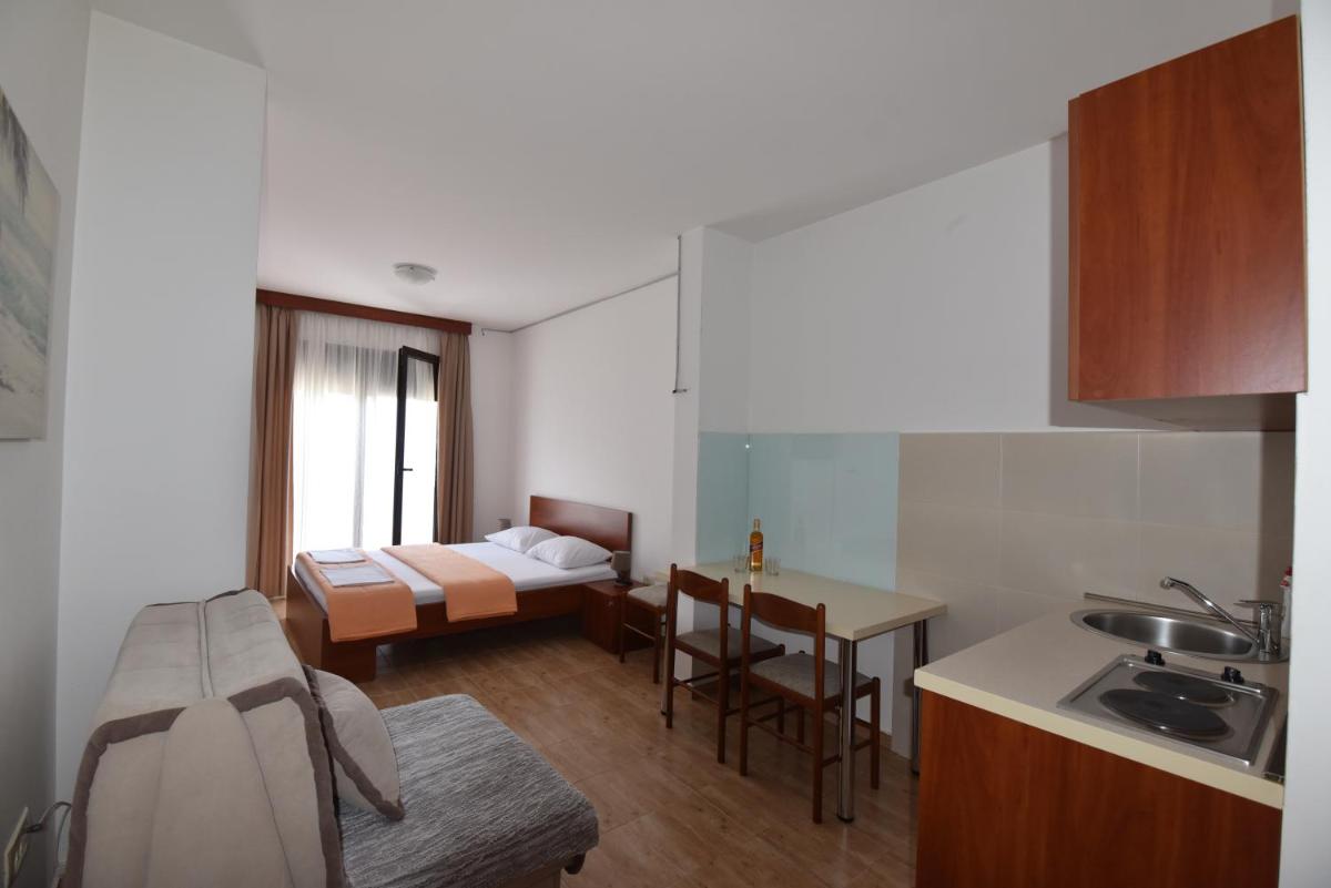 Image 4 of Studio Apartments 6 Palmi