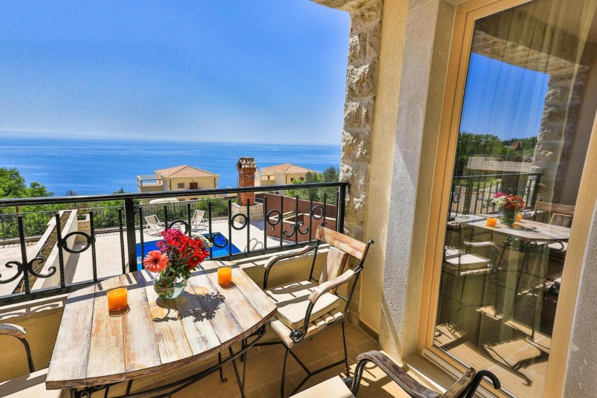 Image 6 of Sunny Villa Violet