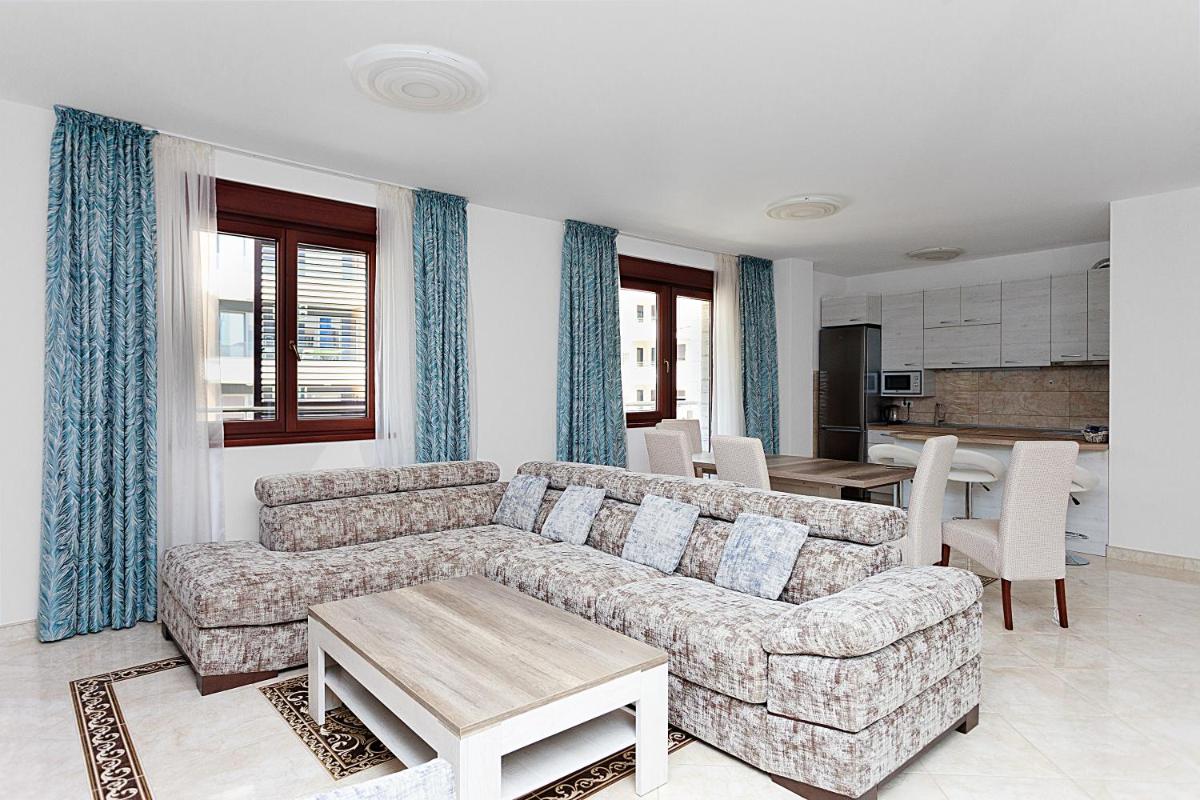 Image 2 of Three bedroom spacious apartment Anatolia