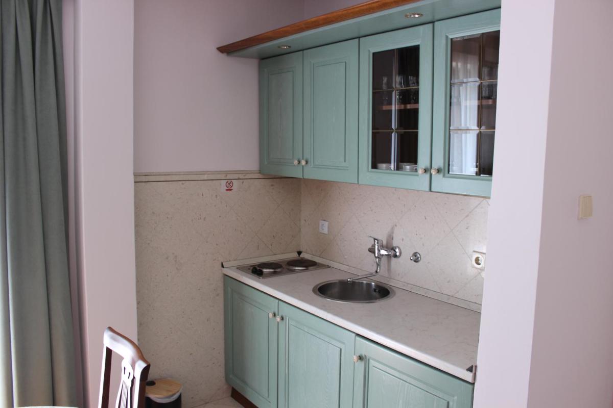 Image 2 of Villa Velzon Guesthouse